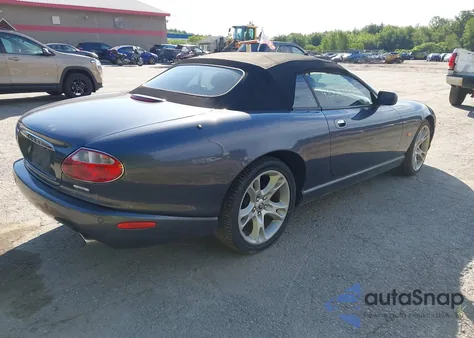 2005 Jaguar Xk8 z USA, uszkodzony, nr VIN SAJDA42C852A39190